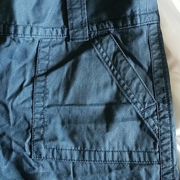 Shorts - Picture 3 of 4